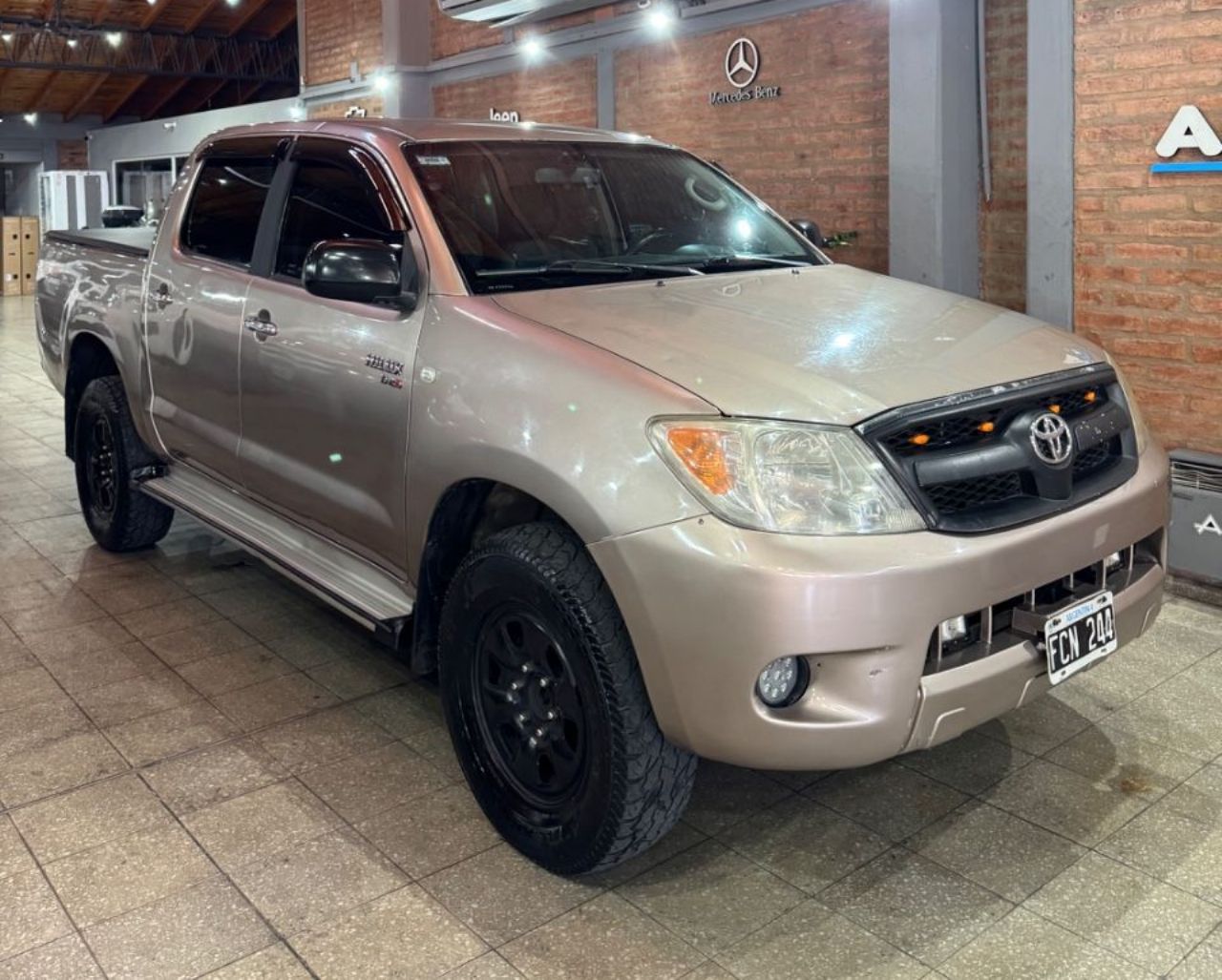 Toyota Hilux Usada en San Juan, deRuedas