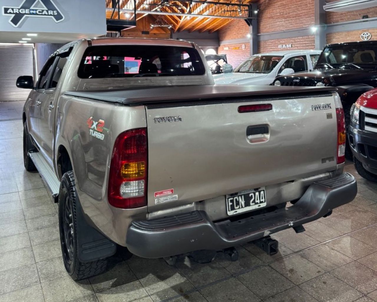 Toyota Hilux Usada en San Juan, deRuedas