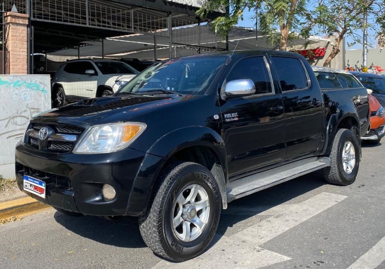 Toyota Hilux Usada en San Juan, deRuedas