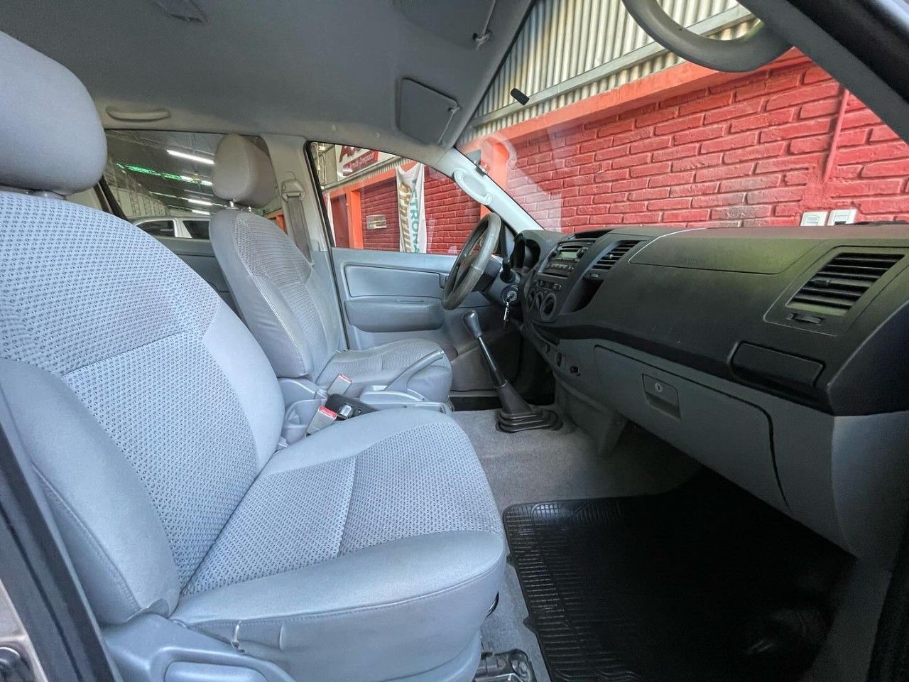 Toyota Hilux Usada en San Juan, deRuedas
