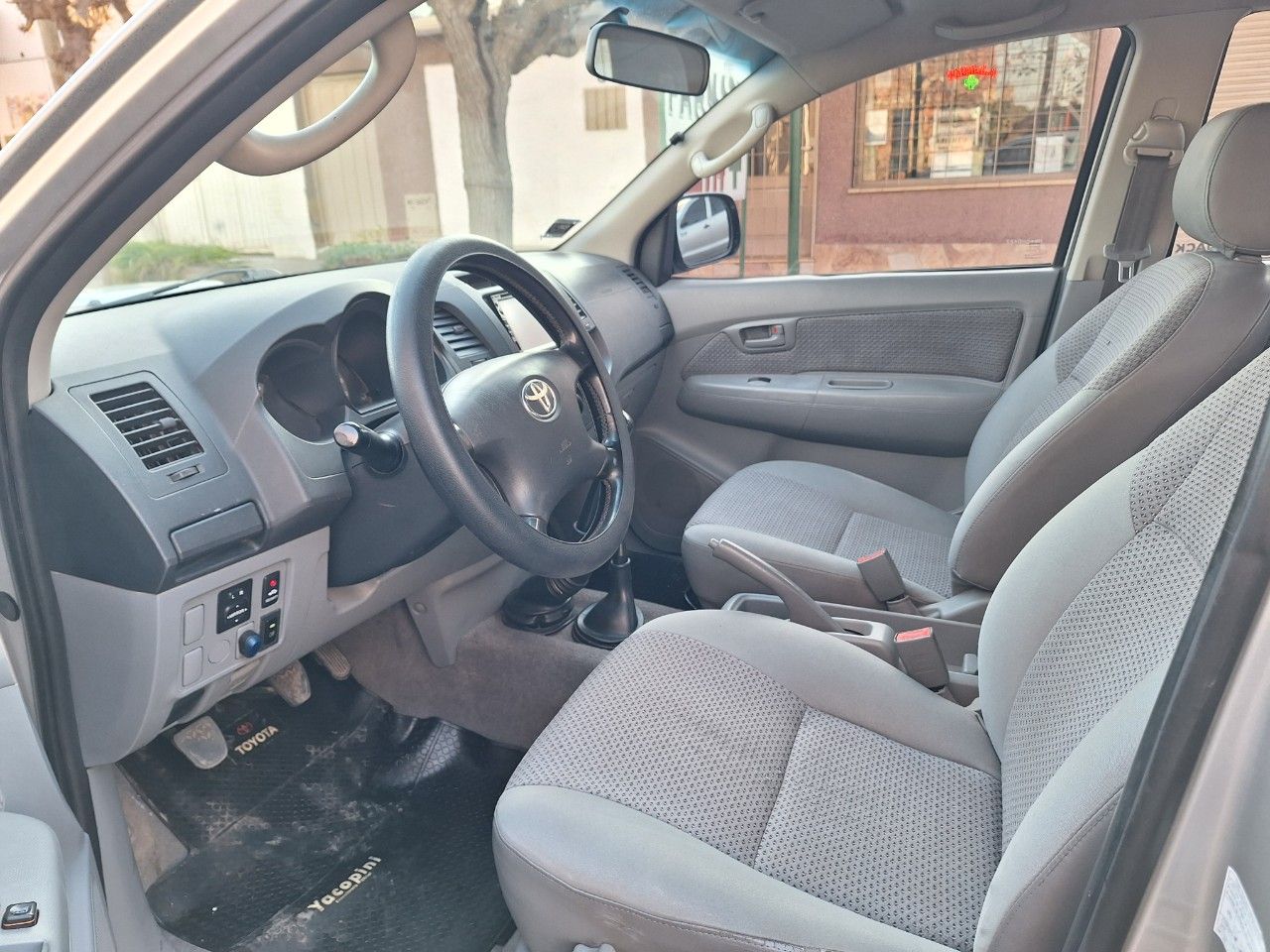 Toyota Hilux Usada en Mendoza, deRuedas