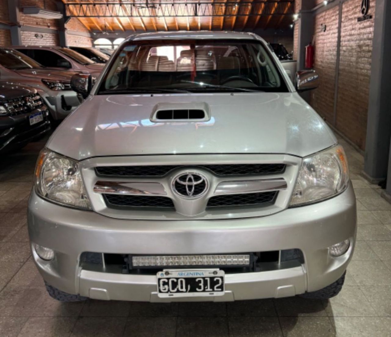 Toyota Hilux Usada en San Juan, deRuedas