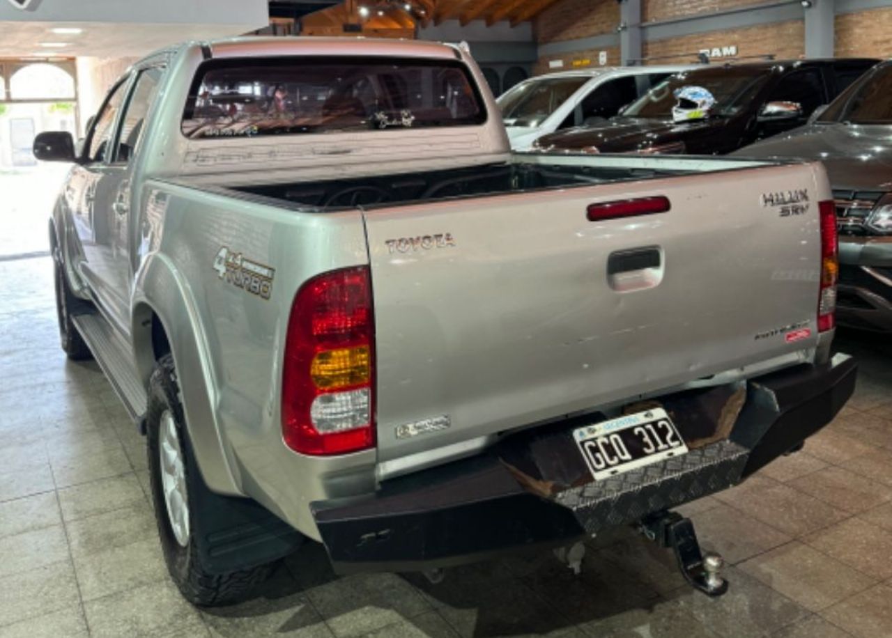 Toyota Hilux Usada en San Juan, deRuedas
