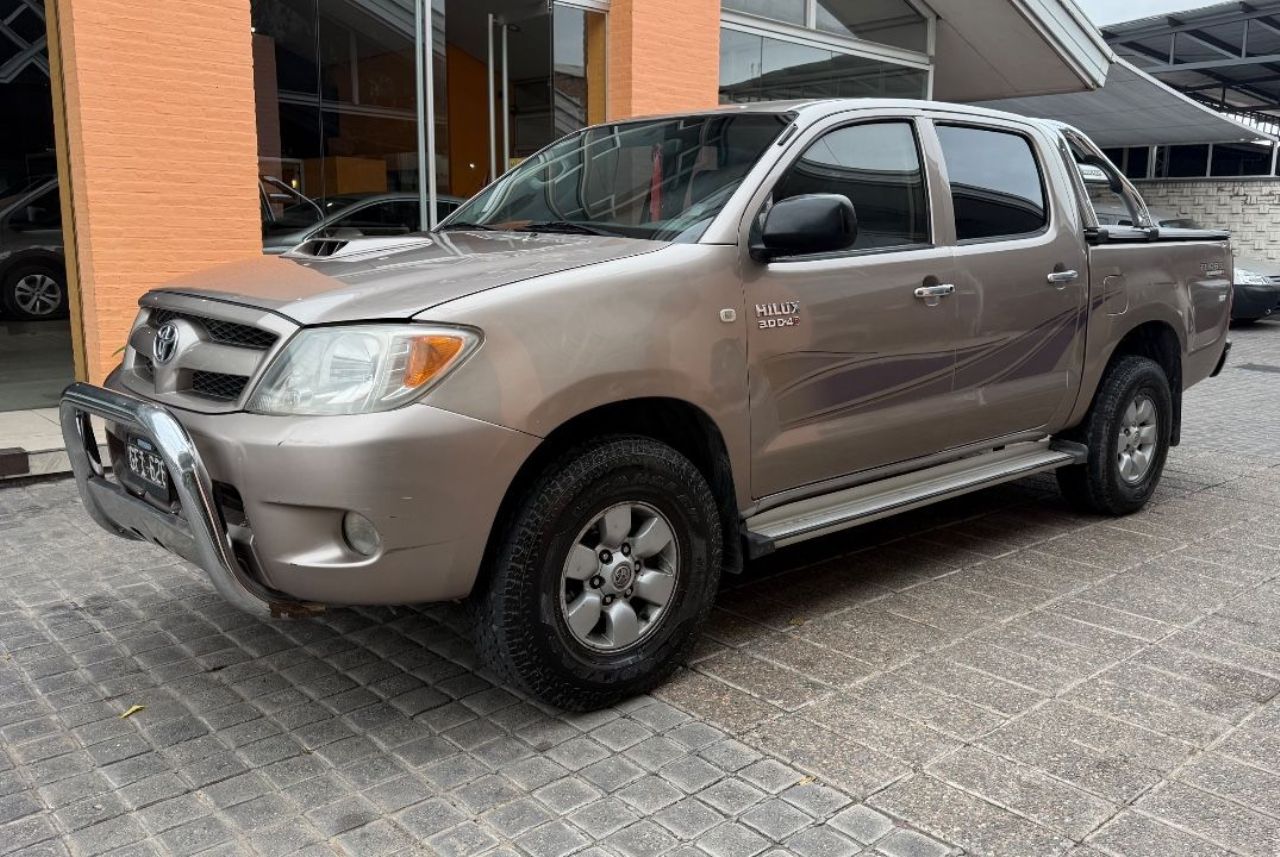 Toyota Hilux Usada en Mendoza, deRuedas