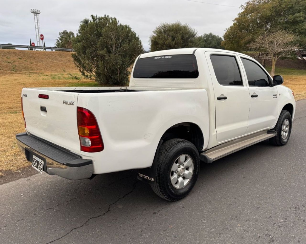 Toyota Hilux Usada en San Juan, deRuedas