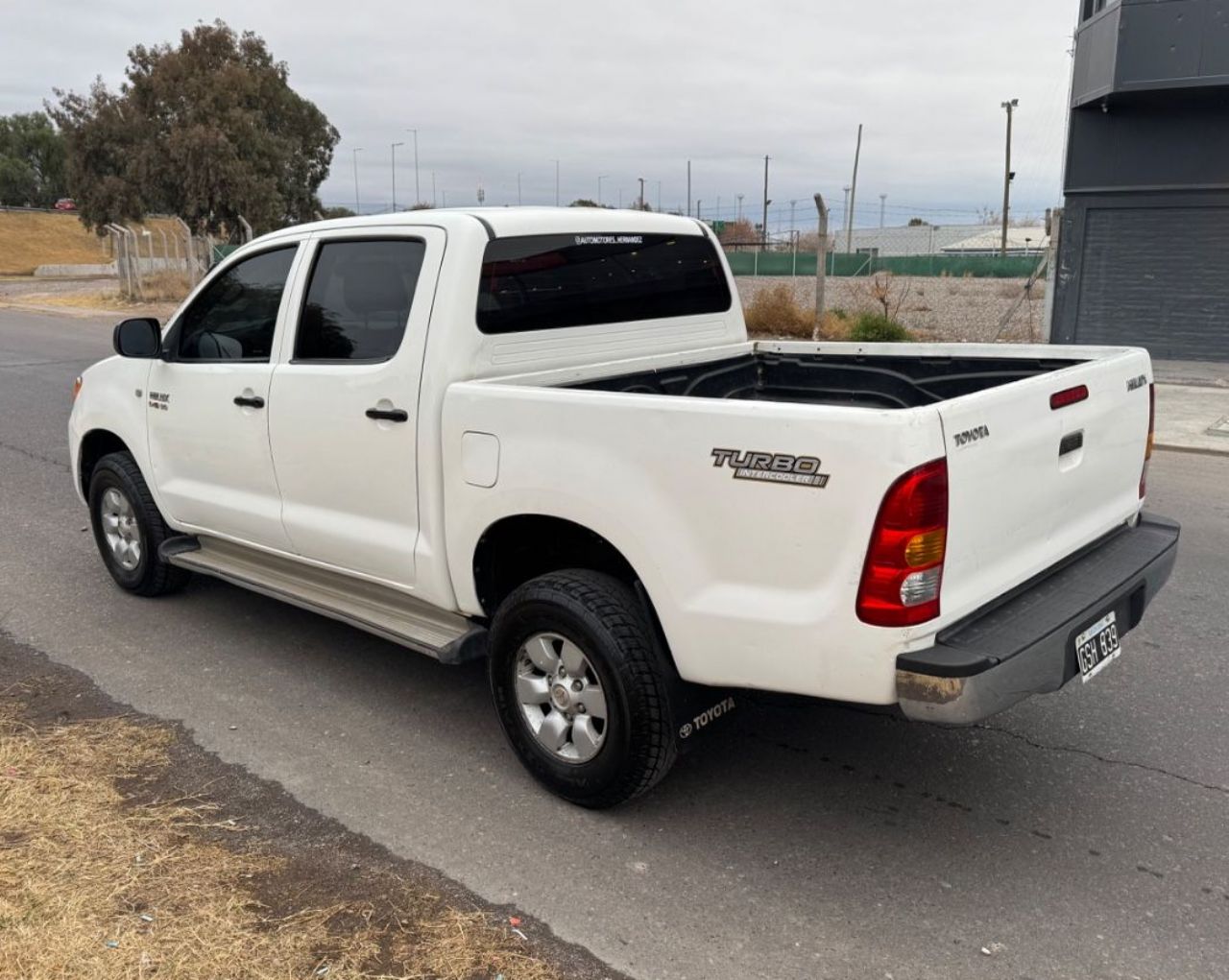 Toyota Hilux Usada en San Juan, deRuedas