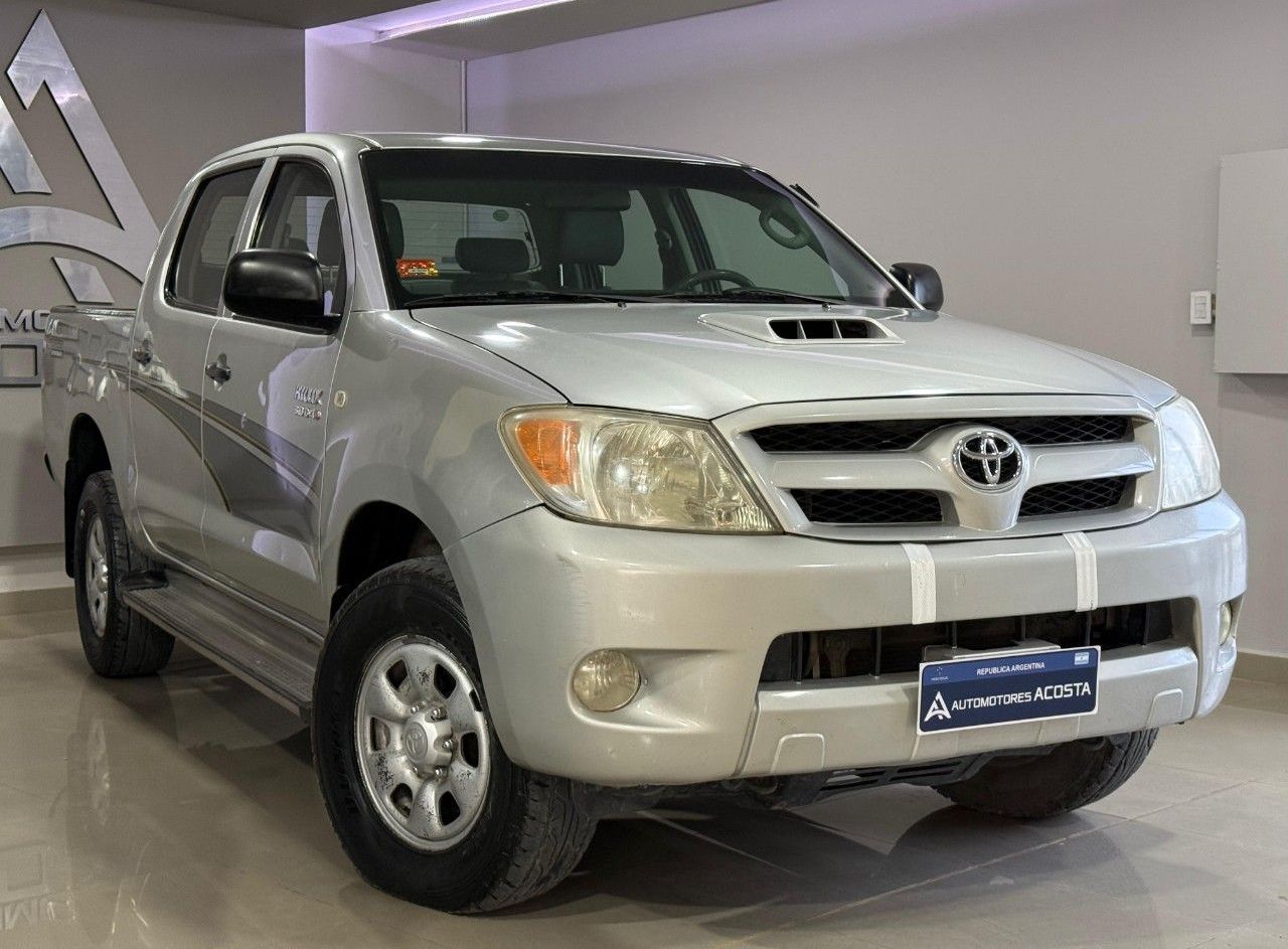 Toyota Hilux Usada en San Juan, deRuedas