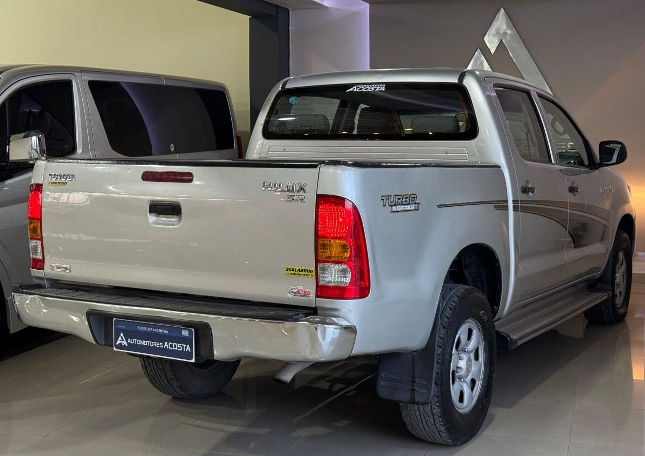 Toyota Hilux Usada en San Juan, deRuedas