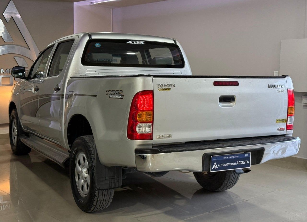 Toyota Hilux Usada en San Juan, deRuedas