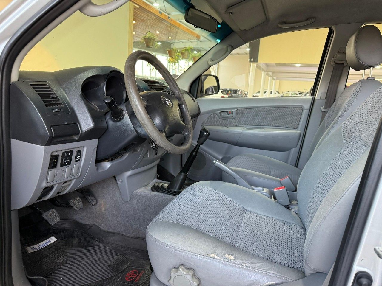Toyota Hilux Usada en San Juan, deRuedas