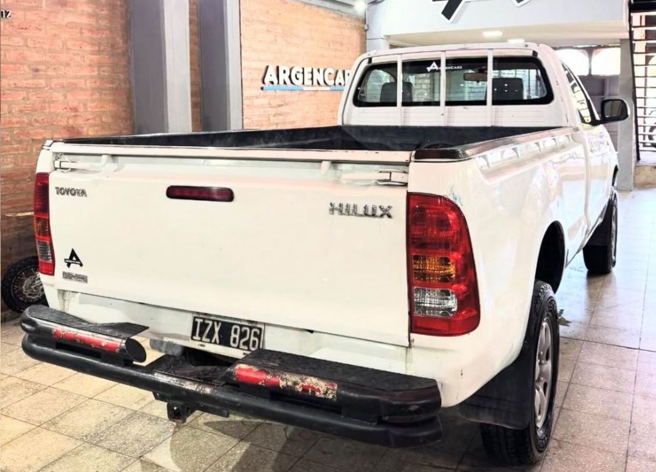 Toyota Hilux Usada en San Juan, deRuedas