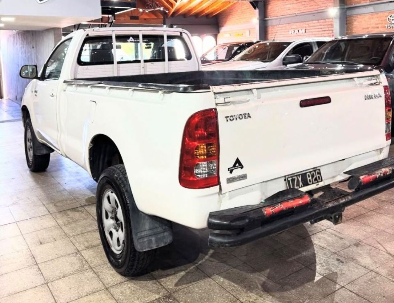 Toyota Hilux Usada en San Juan, deRuedas