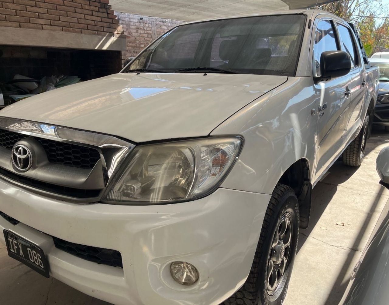 Toyota Hilux Usada Financiado en Mendoza, deRuedas