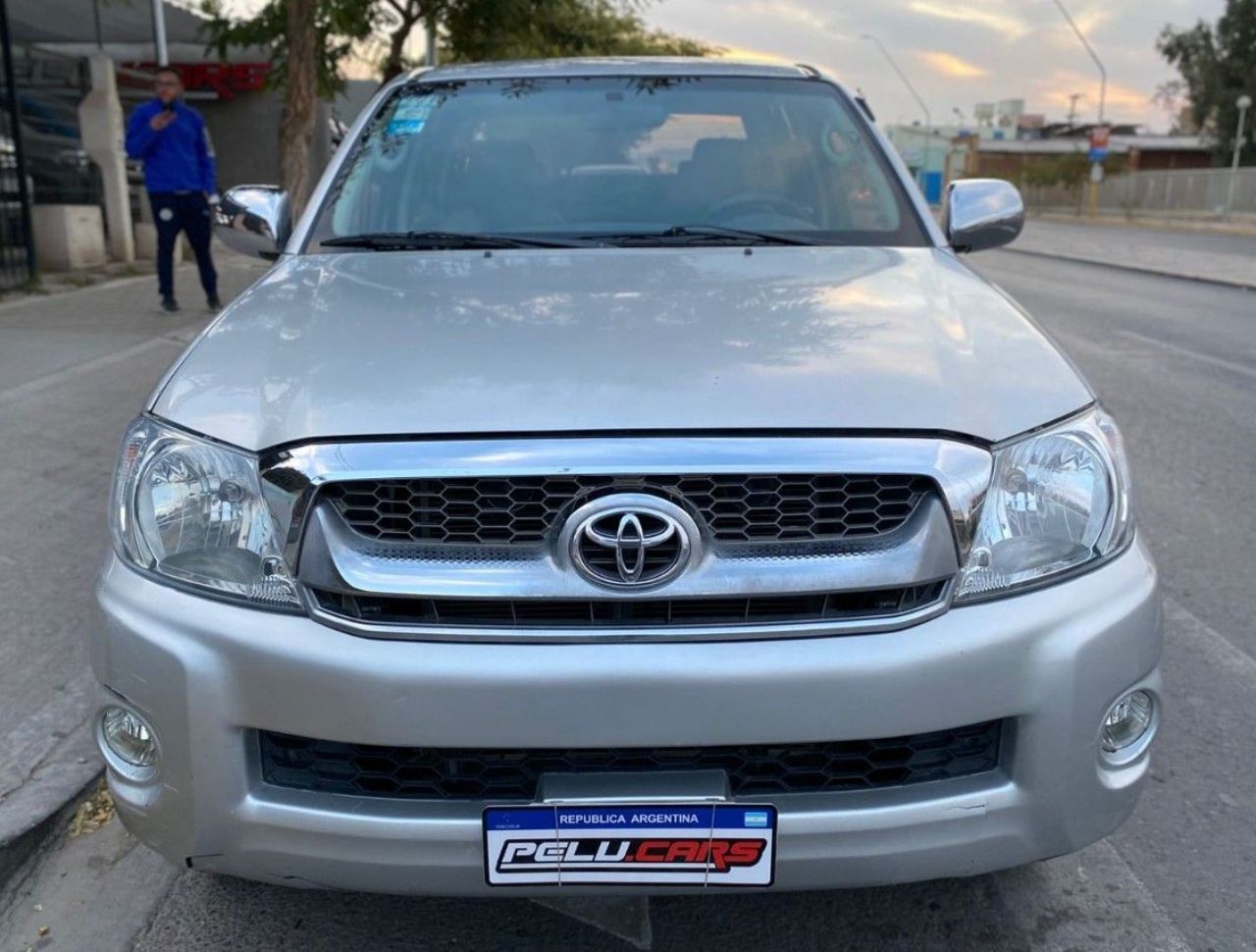 Toyota Hilux Usada en San Juan, deRuedas