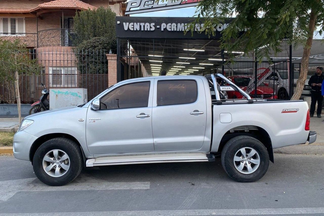 Toyota Hilux Usada en San Juan, deRuedas