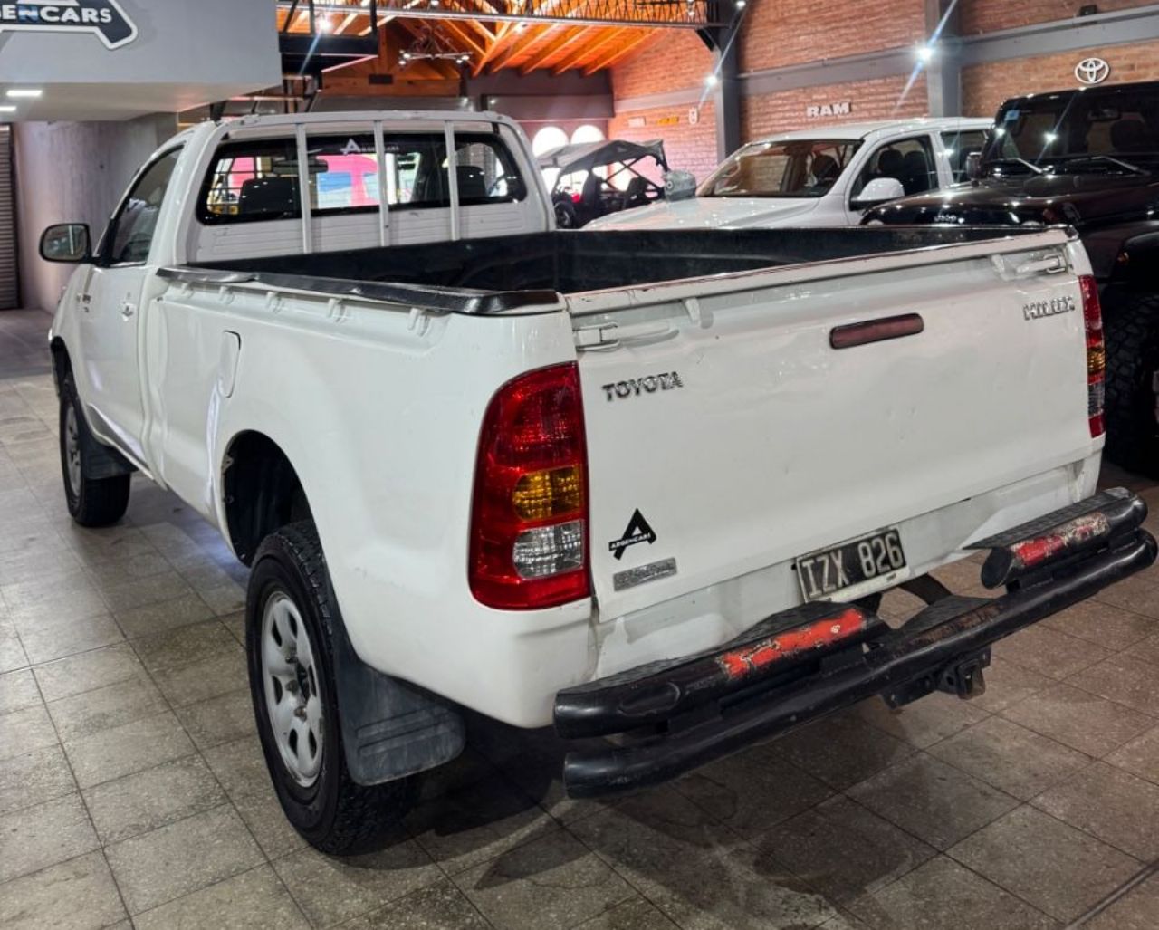 Toyota Hilux Usada en San Juan, deRuedas