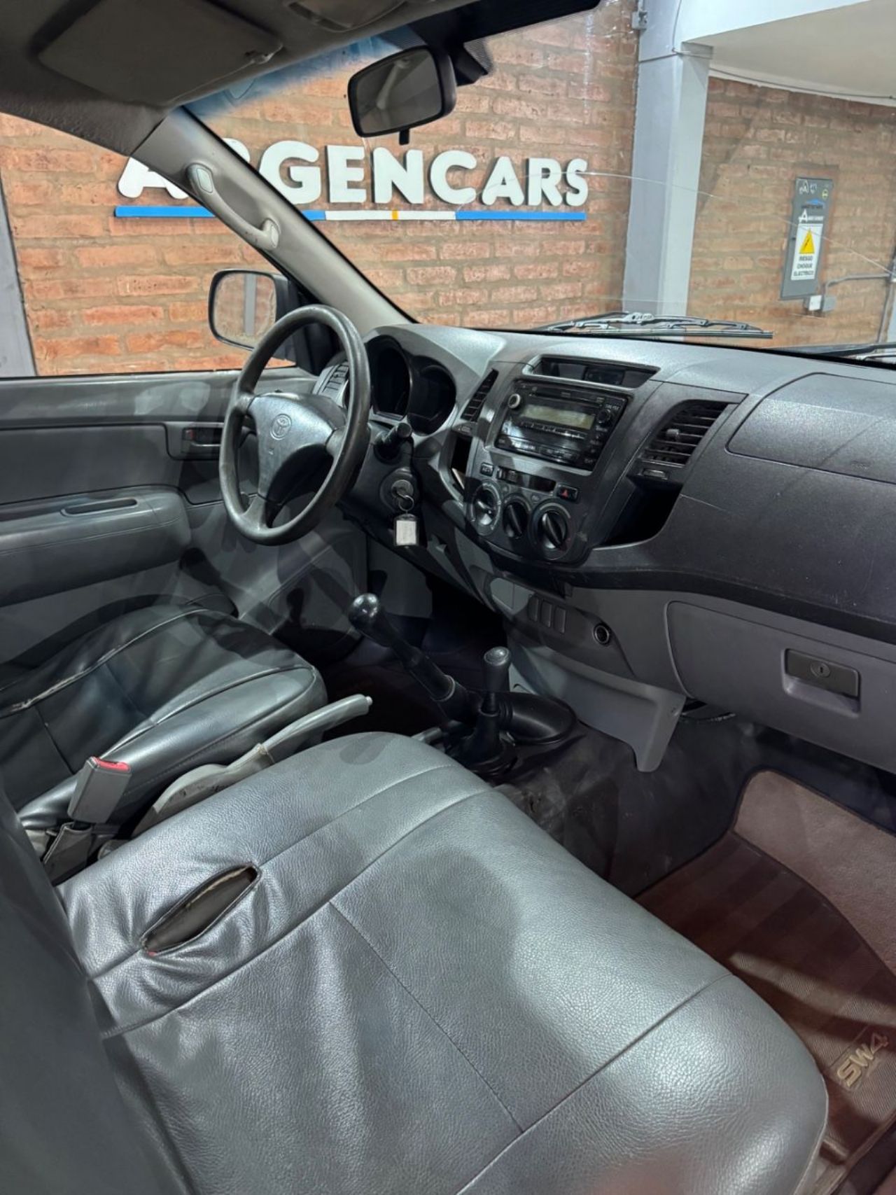 Toyota Hilux Usada en San Juan, deRuedas