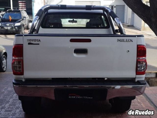 Toyota Hilux Usada en Mendoza, deRuedas