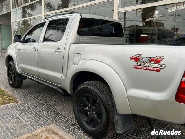 Toyota Hilux Usada en San Juan, deRuedas