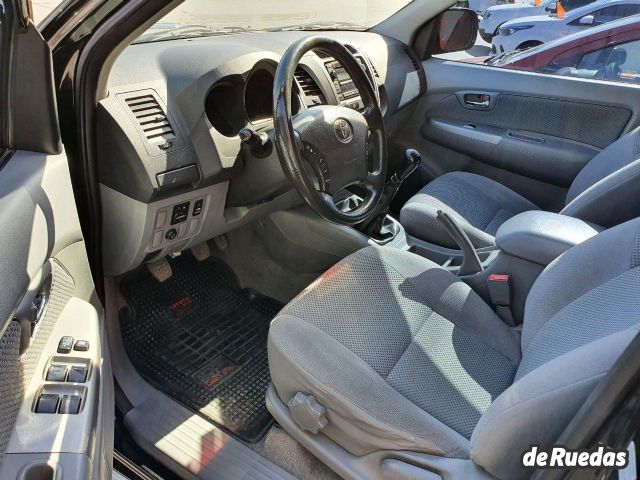 Toyota Hilux Usada en San Juan, deRuedas