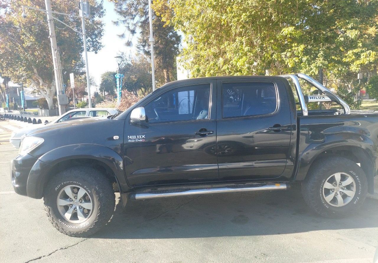 Toyota Hilux Usada en San Juan, deRuedas