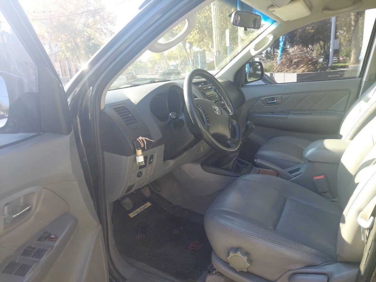 Toyota Hilux Usada en San Juan, deRuedas