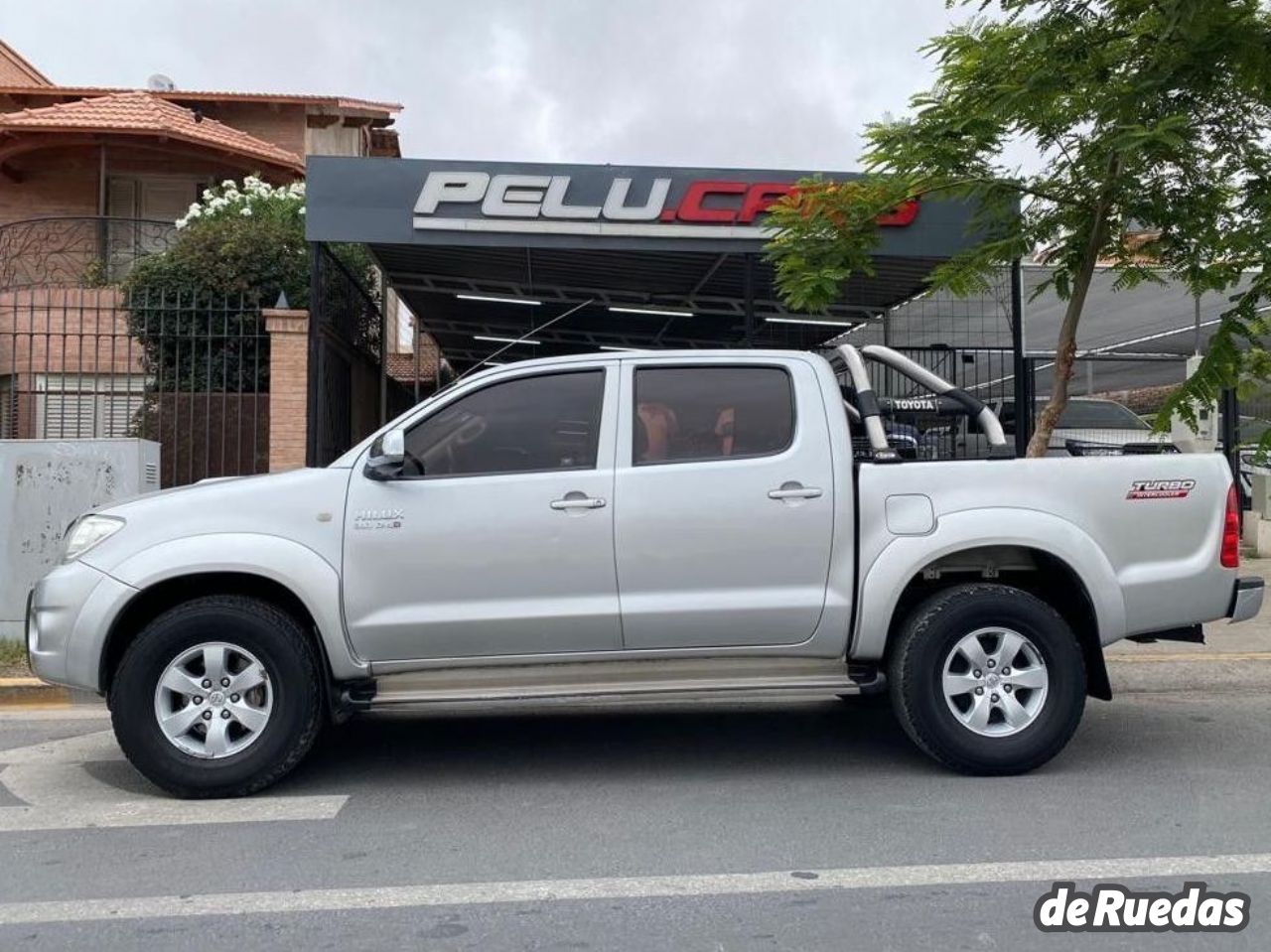 Toyota Hilux Usada en San Juan, deRuedas