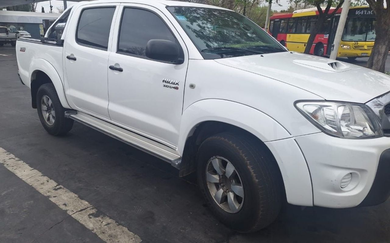 Toyota Hilux Usada en Mendoza, deRuedas