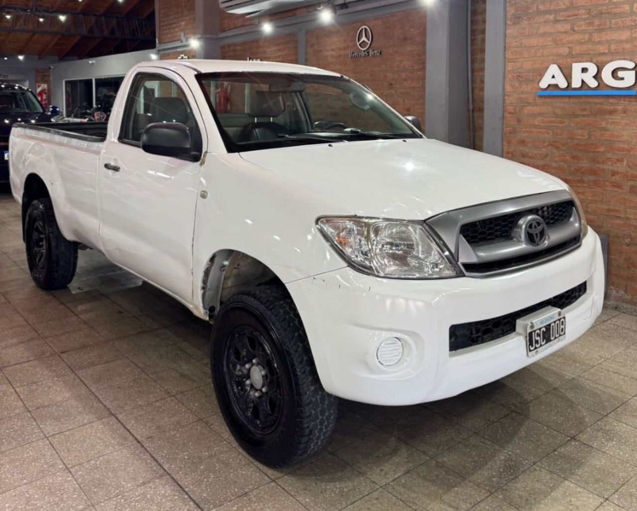 Toyota Hilux Usada en San Juan, deRuedas