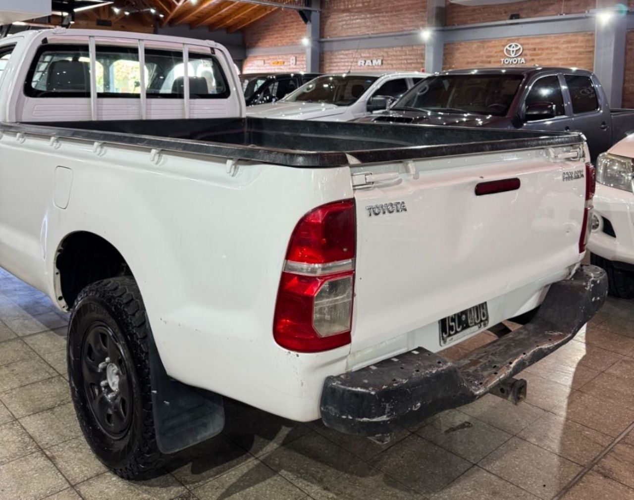 Toyota Hilux Usada en San Juan, deRuedas