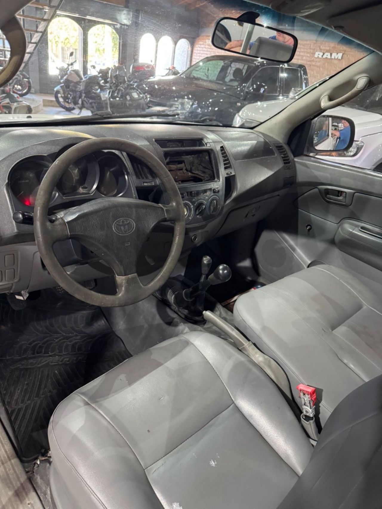 Toyota Hilux Usada en San Juan, deRuedas
