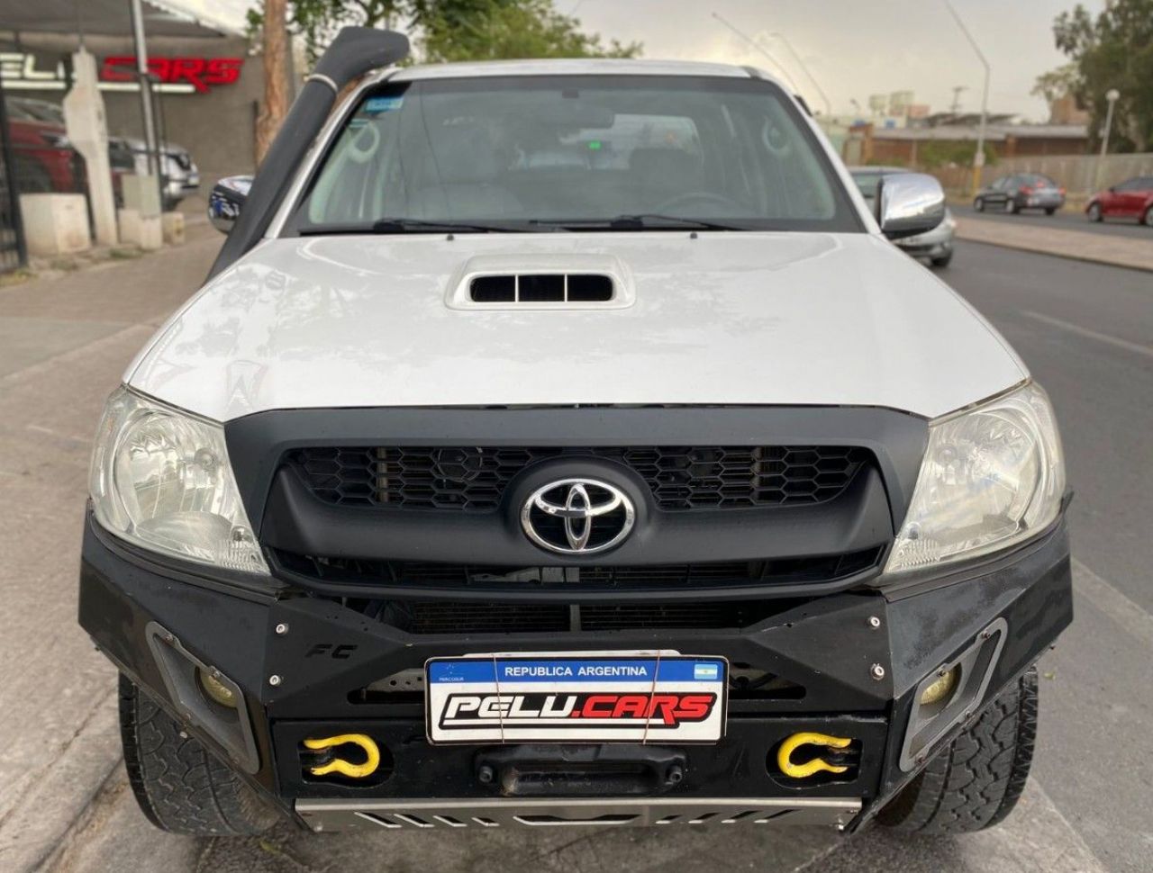 Toyota Hilux Usada en San Juan, deRuedas