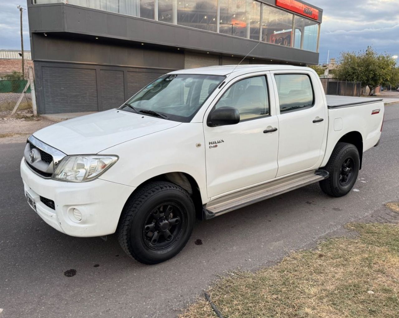 Toyota Hilux Usada en San Juan, deRuedas