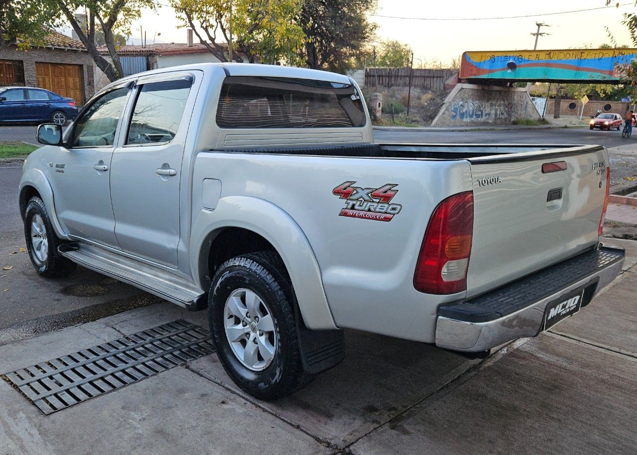 Toyota Hilux Usada Financiado en Mendoza, deRuedas