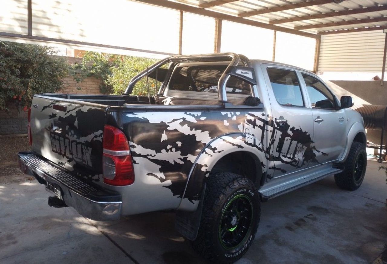 Toyota Hilux Usada en San Juan, deRuedas