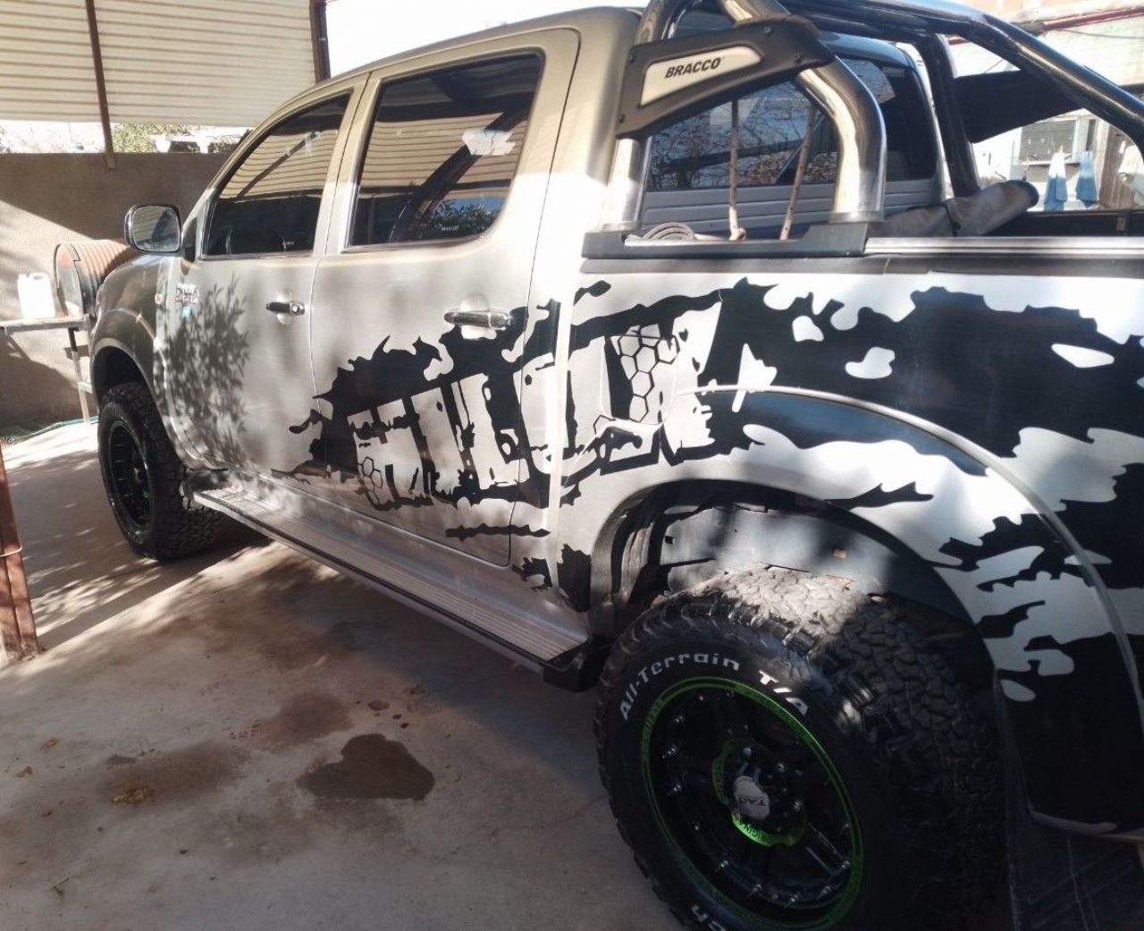 Toyota Hilux Usada en San Juan, deRuedas