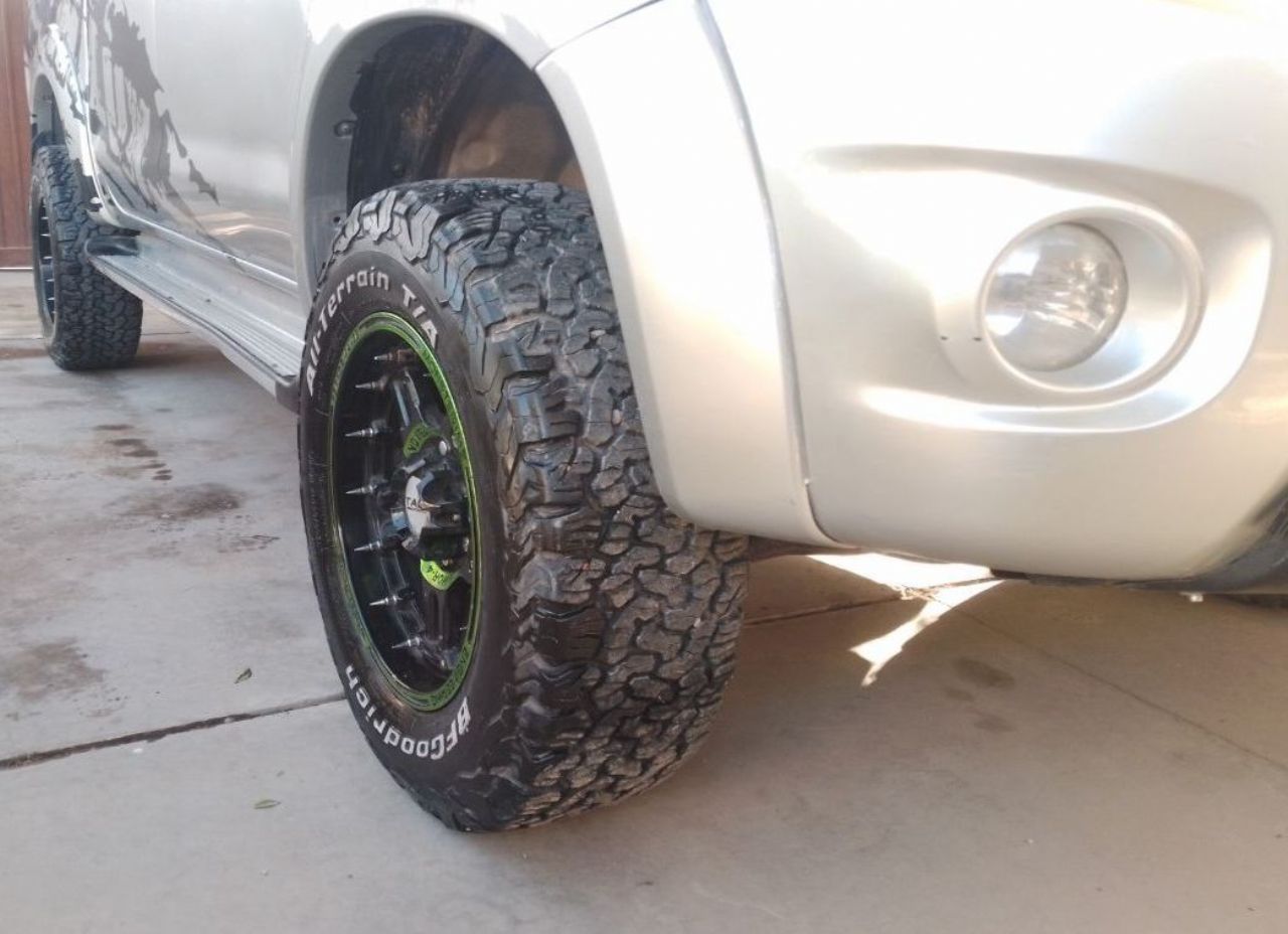 Toyota Hilux Usada en San Juan, deRuedas