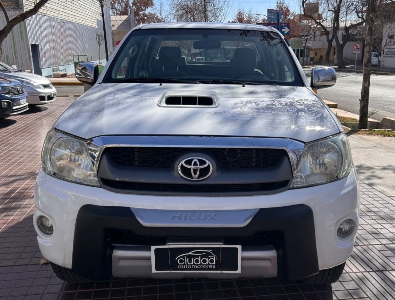 Toyota Hilux Usada Financiado en Mendoza, deRuedas
