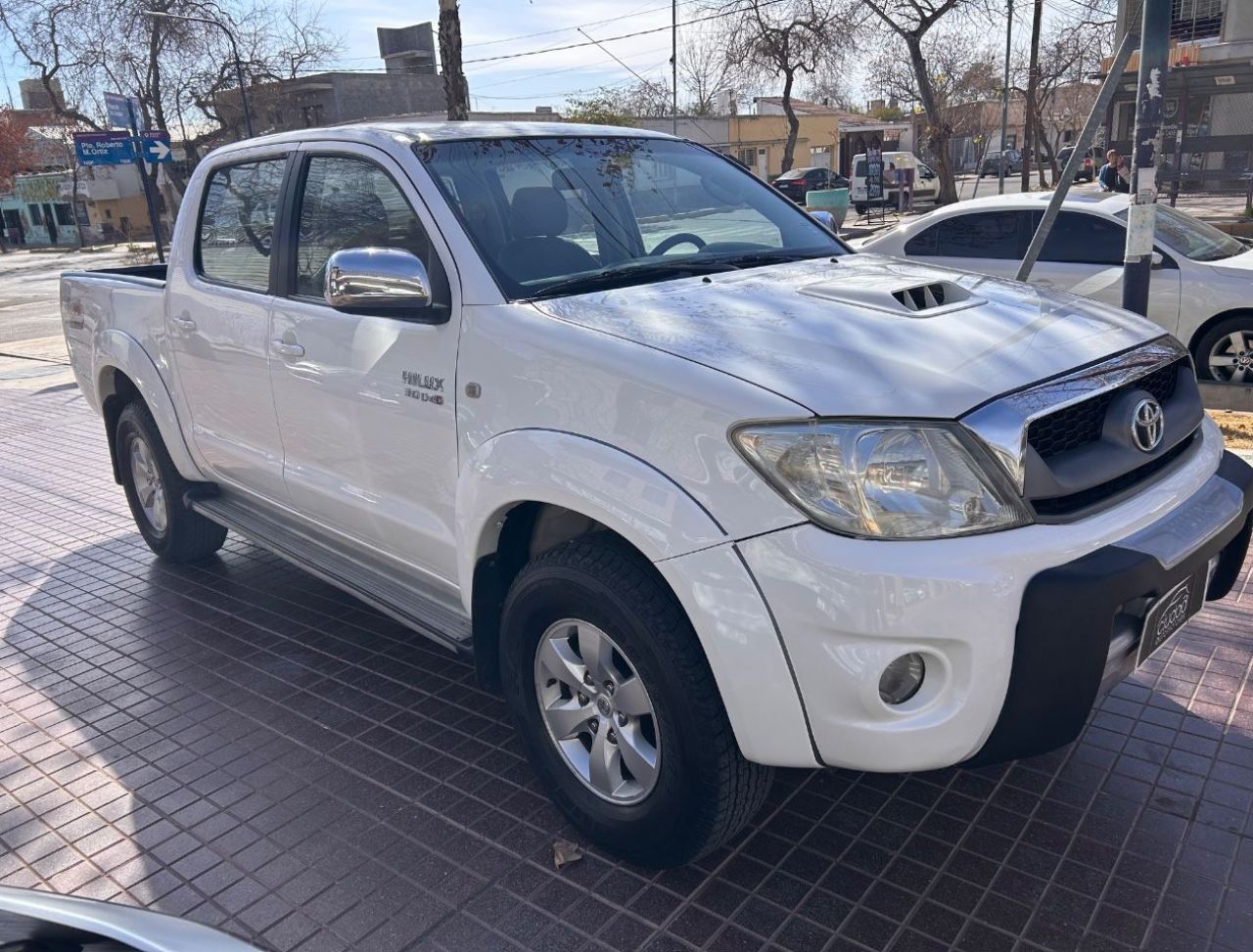 Toyota Hilux Usada Financiado en Mendoza, deRuedas