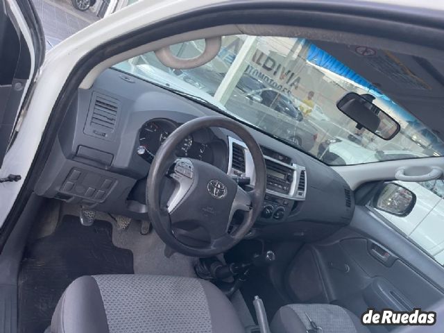 Toyota Hilux Usada en San Juan, deRuedas