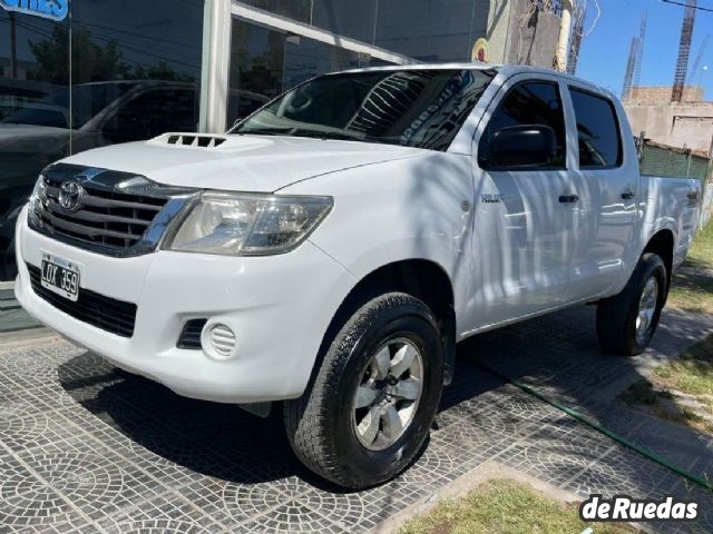 Toyota Hilux Usada en San Juan, deRuedas
