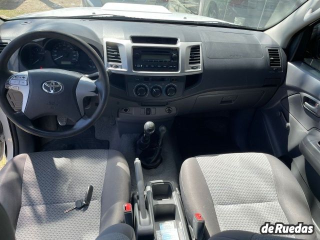 Toyota Hilux Usada en San Juan, deRuedas