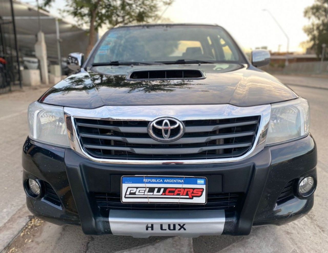 Toyota Hilux Usada en San Juan, deRuedas