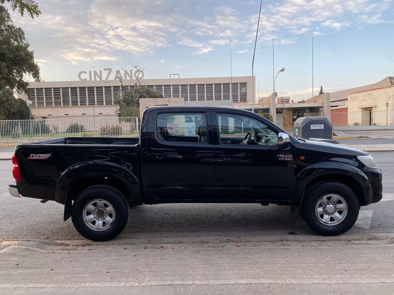 Toyota Hilux Usada en San Juan, deRuedas