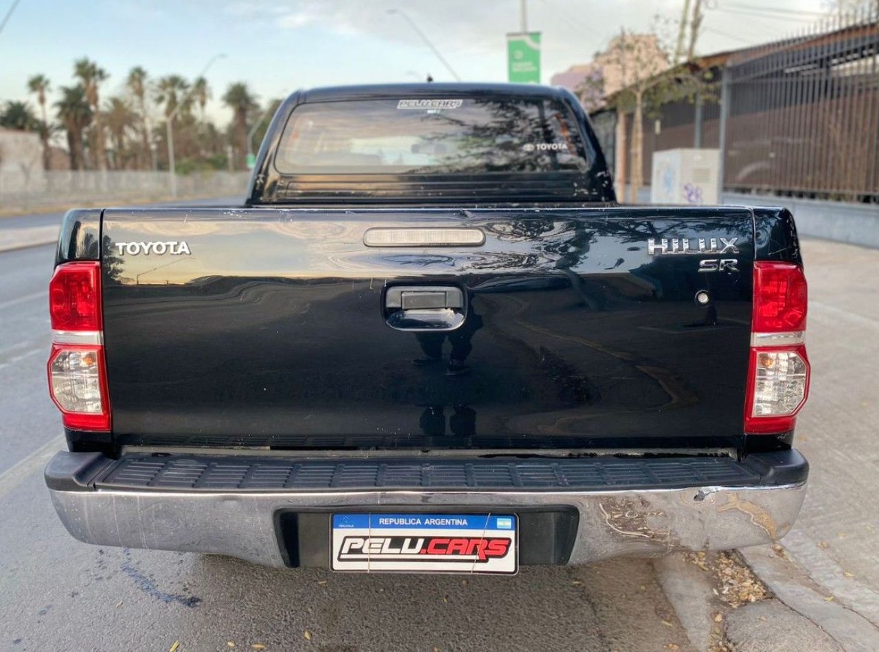 Toyota Hilux Usada en San Juan, deRuedas