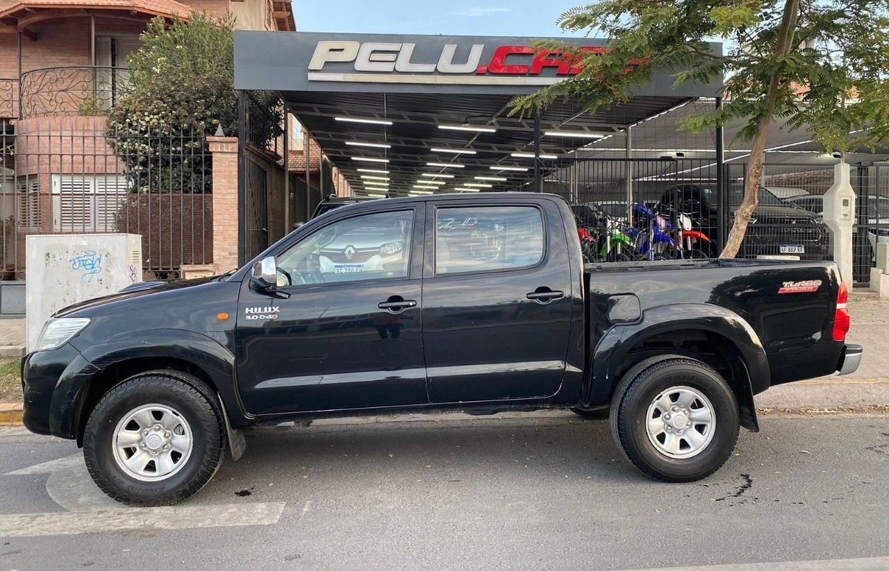 Toyota Hilux Usada en San Juan, deRuedas