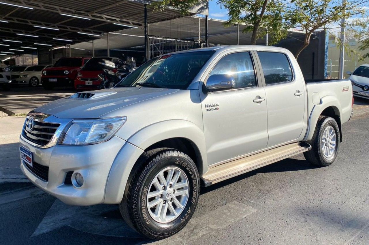 Toyota Hilux Usada en San Juan, deRuedas