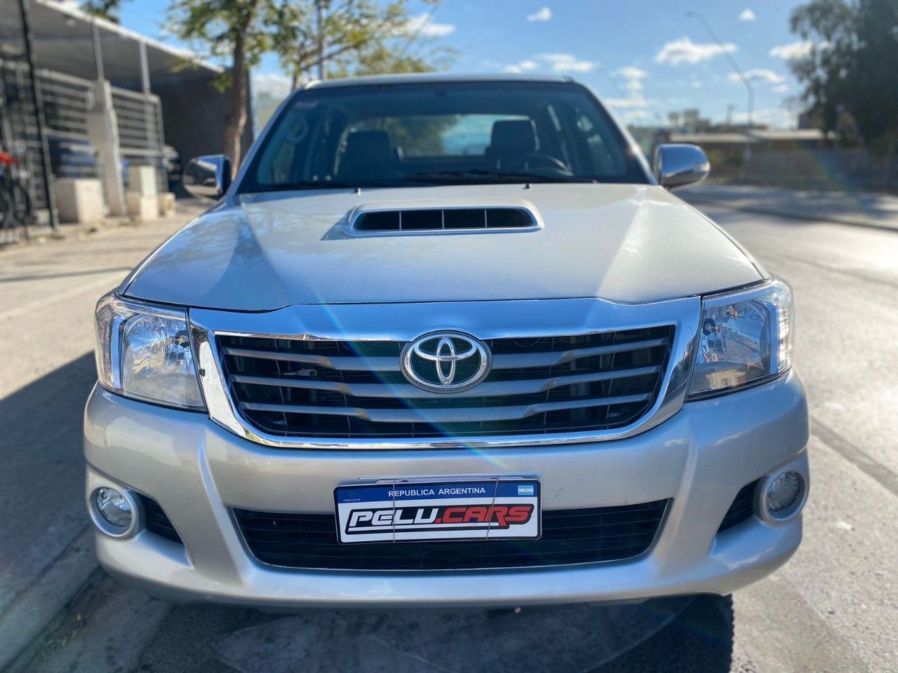 Toyota Hilux Usada en San Juan, deRuedas