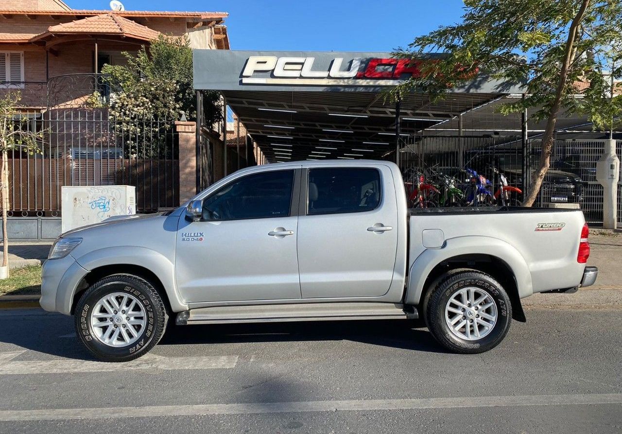 Toyota Hilux Usada en San Juan, deRuedas