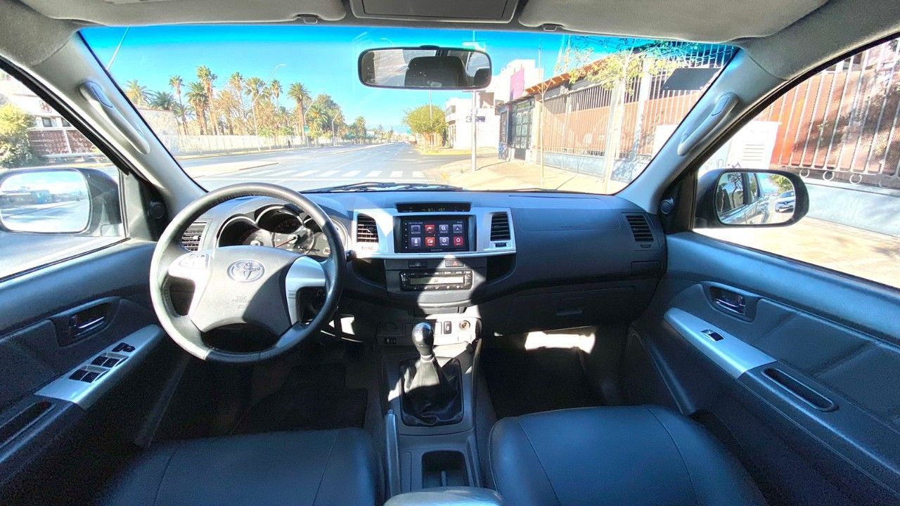 Toyota Hilux Usada en San Juan, deRuedas